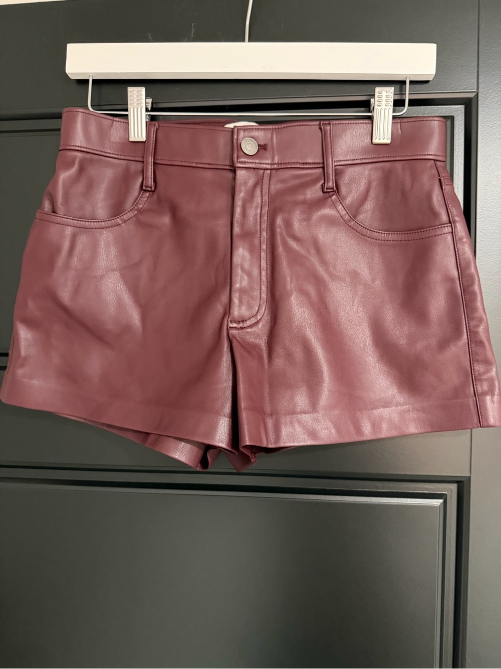 Abercrombie & Fitch Burgundy Faux Leather High Rise Shorts Size 28